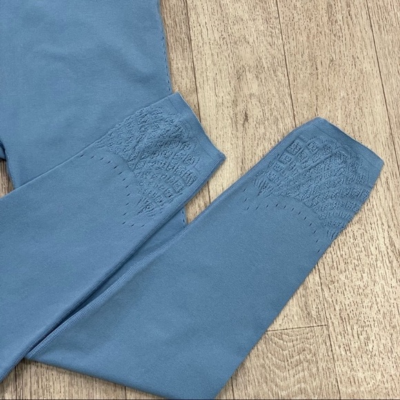 🆕 FP Movement M/L Energy Catsuit 🆕 - Picture 3 of 7